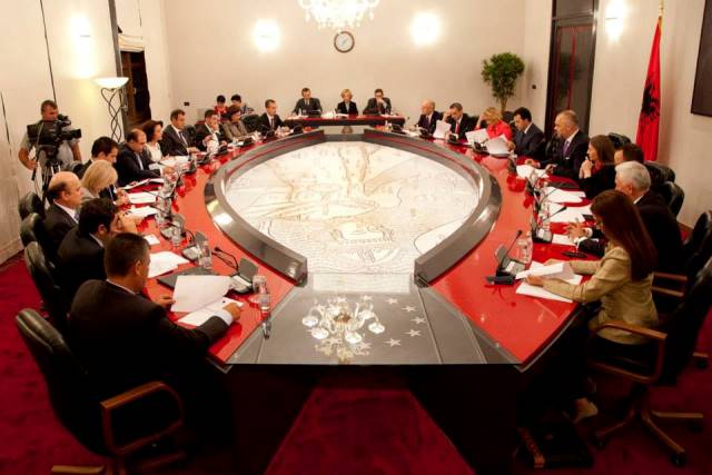 Ne 2015, qeveria mblodhi 19.7 miliard leke me pak te ardhura se plani i buxhetit